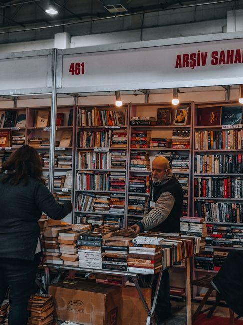 Books on the best sellers list that everyone’s talking about – find your next great read easily